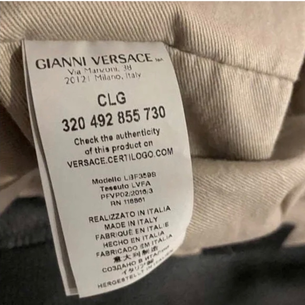 Authenticated Gianni Versace Bag - image 6